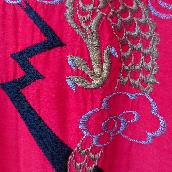 Vintage 100% Silk Robe Red Embroidered Dragons Made in Japan - Picture 3 of 9